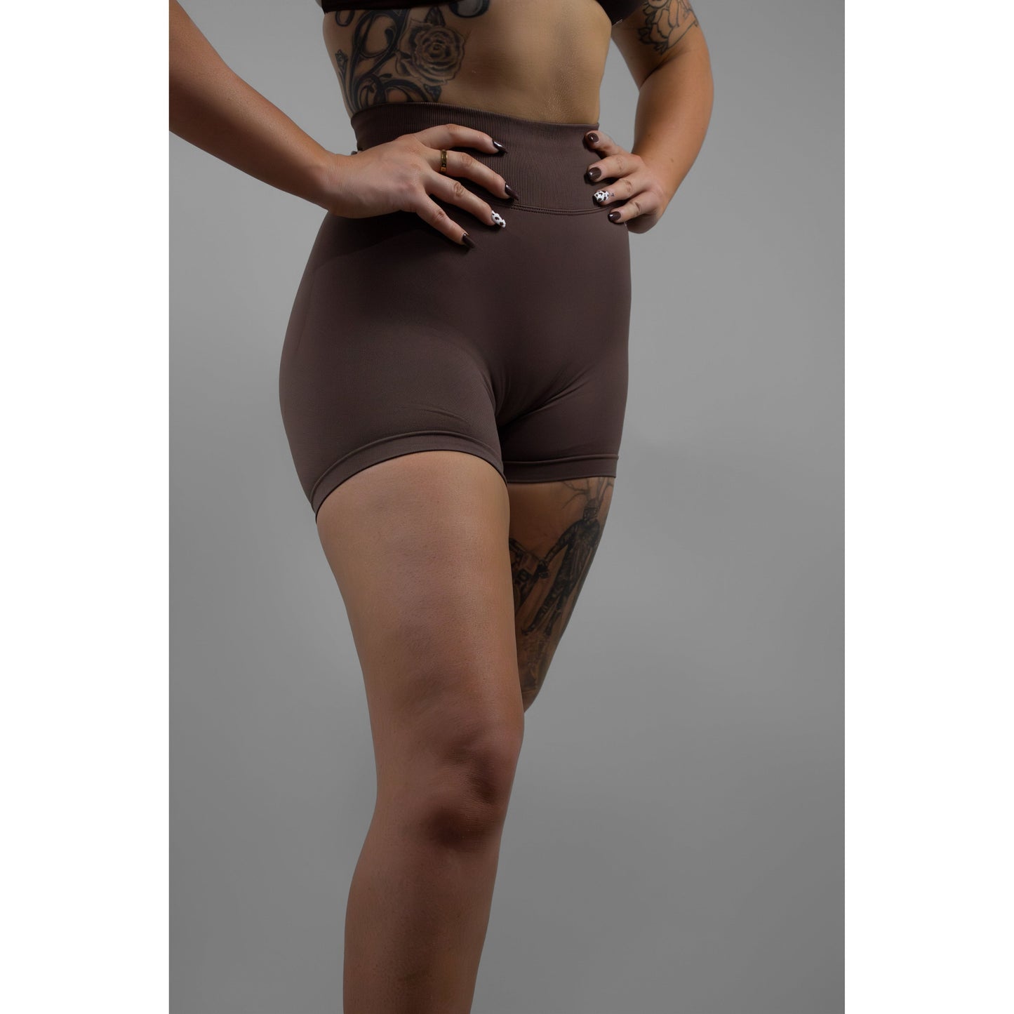EMPOWERED SHORTS - BROWN